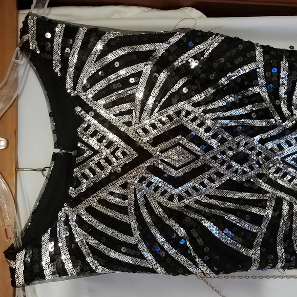 Dress - Picture 4 of 6